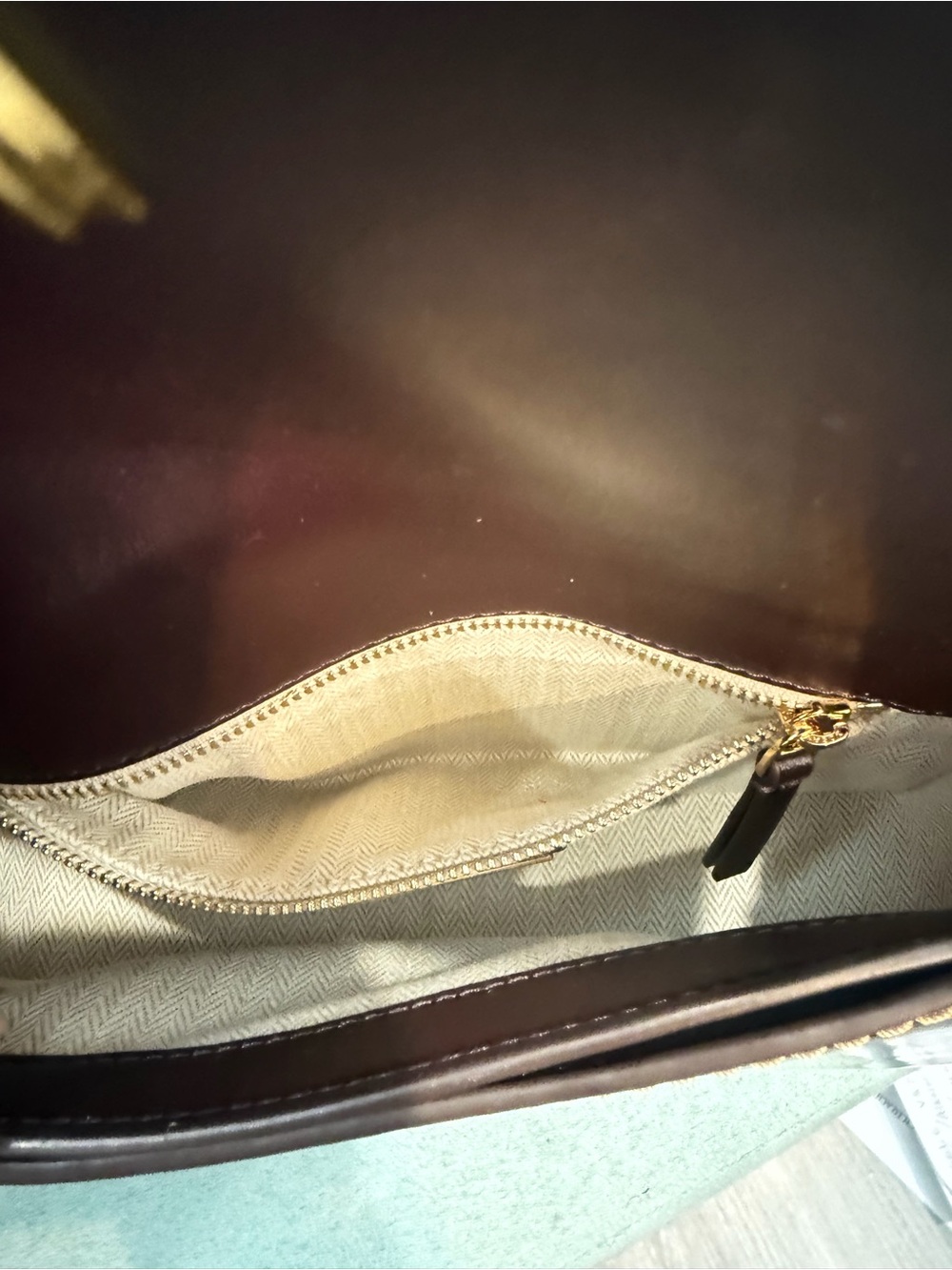 Tory Burch Burgundy Leather Crossbody with Gold Logo - Picture 4 of 5